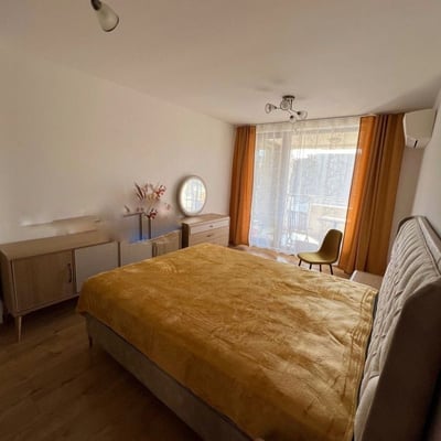 Location d’un appartement spacieux et lumineux de 3 pièces, 130 m², Varna, Bulgarie